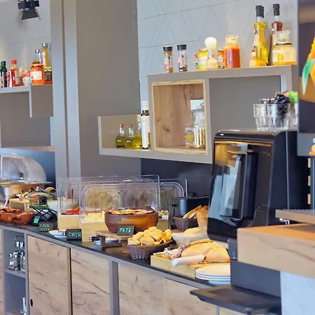Lumiere Hotel 4*