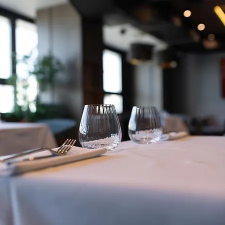Lumiere Hotel 4*