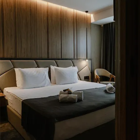 Hotel Lumiere